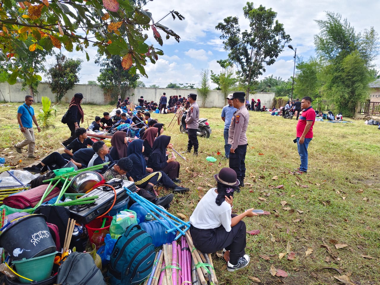Polsek Padang Hilir Pengamanan Kemah Pramuka Akhir Tahun