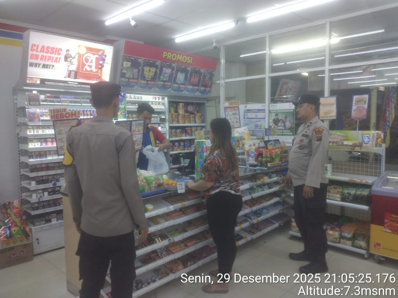 Polsek Padang Hilir Laksanakan Patroli Blue Light Antisipasi Kejahatan dan Balap Liar