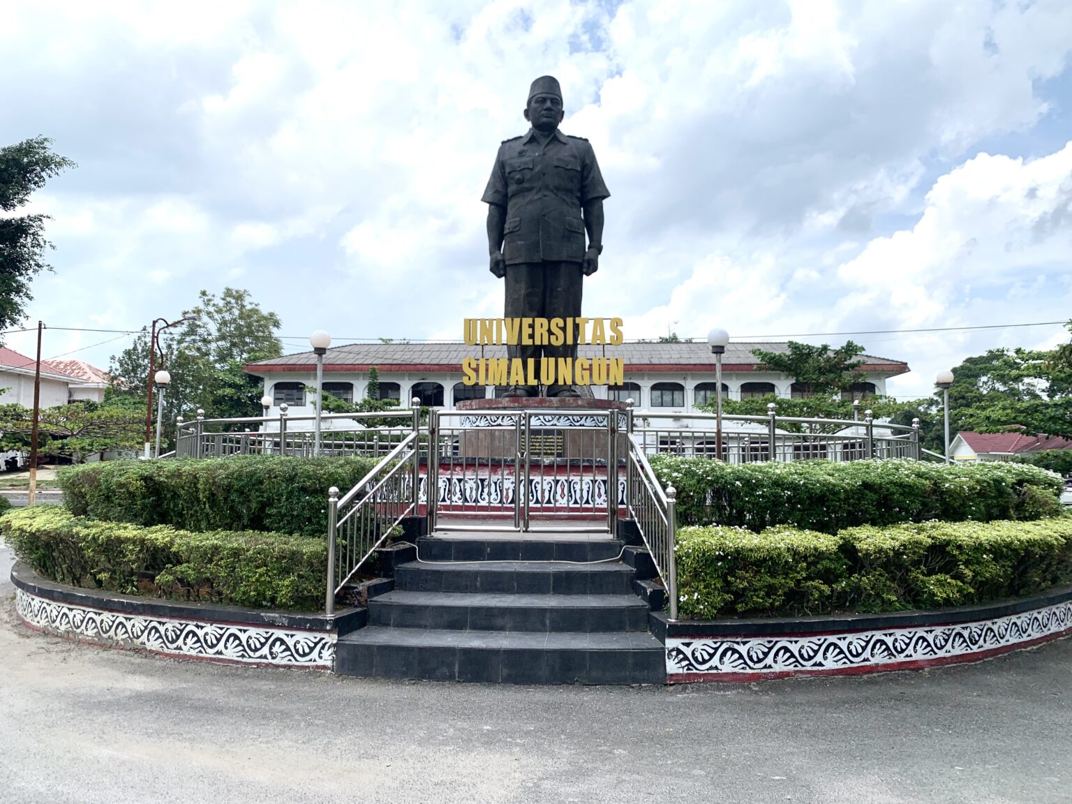 Tokoh Pendidikan Kota Siantar: ingatkan Alumni dan internal peduli untuk memajukan Kampus usi